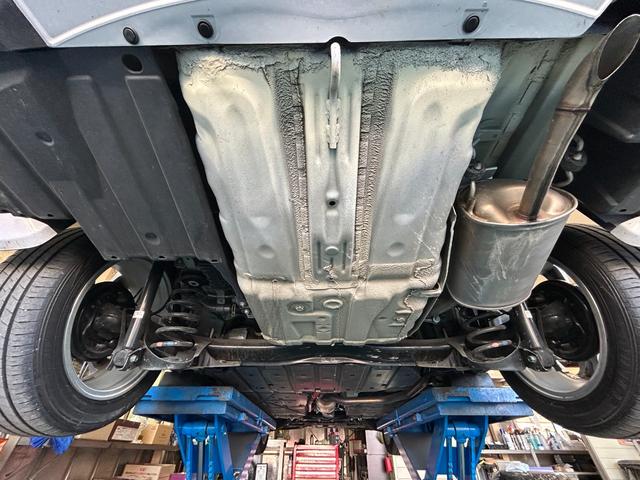 インサイト LS 純正HDDナビ ワンセグTV バックモニター 純正HIDヘッドライト オートライト フォグ 純正アルミホイール ETC 横滑り防止 パドルシフト 革巻きハンドル オートエアコン 禁煙車 車検2年付(58枚目)