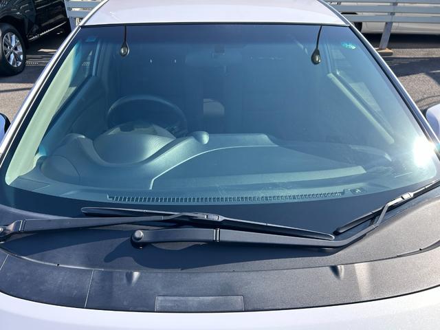 インサイト LS 純正HDDナビ ワンセグTV バックモニター 純正HIDヘッドライト オートライト フォグ 純正アルミホイール ETC 横滑り防止 パドルシフト 革巻きハンドル オートエアコン 禁煙車 車検2年付(64枚目)