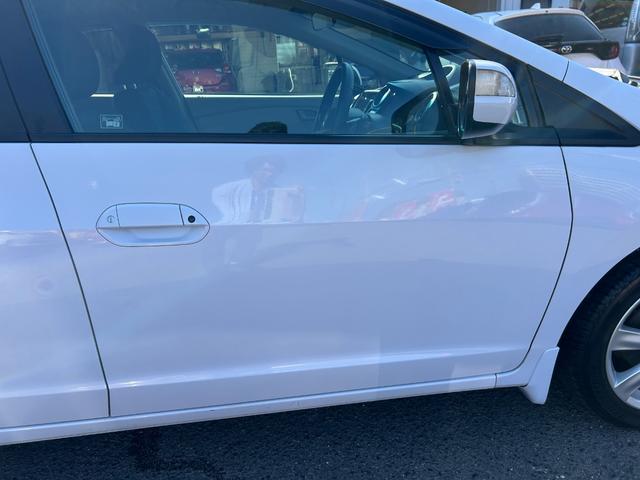 インサイト LS 純正HDDナビ ワンセグTV バックモニター 純正HIDヘッドライト オートライト フォグ 純正アルミホイール ETC 横滑り防止 パドルシフト 革巻きハンドル オートエアコン 禁煙車 車検2年付(74枚目)