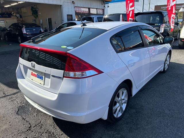 インサイト LS 純正HDDナビ ワンセグTV バックモニター 純正HIDヘッドライト オートライト フォグ 純正アルミホイール ETC 横滑り防止 パドルシフト 革巻きハンドル オートエアコン 禁煙車 車検2年付(78枚目)