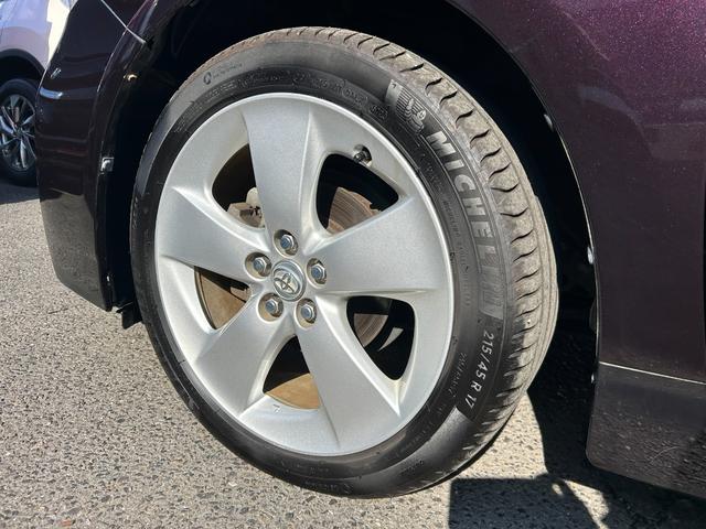 プリウス Ｇツーリングセレクション　ムーンルーフ　純正８インチナビ　Ｂｌｕｅｔｏｏｔｈオーディオ　フルセグＴＶ　純正ＬＥＤヘッドライト　ＥＴＣ　ハーフレザーシート　パワーシート　スマートキー２本　ソーラー　ソナー　１７インチアルミ　禁煙（15枚目）