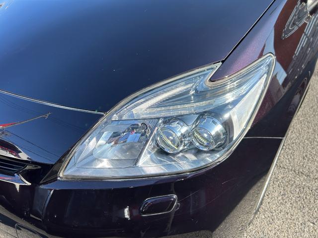 プリウス Ｇツーリングセレクション　ムーンルーフ　純正８インチナビ　Ｂｌｕｅｔｏｏｔｈオーディオ　フルセグＴＶ　純正ＬＥＤヘッドライト　ＥＴＣ　ハーフレザーシート　パワーシート　スマートキー２本　ソーラー　ソナー　１７インチアルミ　禁煙（18枚目）