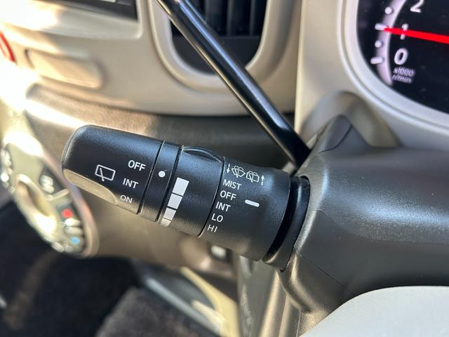 キューブ １５Ｘ　Ｖセレクション　ツートン　純正ナビ　Ｂｌｕｅｔｏｏｔｈオーディオ　フルセグ　バックモニター　スマートキー　プッシュスタート　ＥＴＣ　アイドリングストップ　横滑り防止　オートエアコン　２トーン　マイナーチェンジ　禁煙車（35枚目）