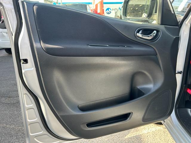 セレナ ２０Ｘ　Ｓ－ハイブリッド　１年保証付　純正ＳＤナビ　Ｂｌｕｅｔｏｏｔｈオーディオ　フルセグＴＶ　ＤＶＤ再生　スマートキー　プッシュスタート　左側パワースライド　ＥＴＣ　エマージェンシーブレーキ　オートエアコン　禁煙車（53枚目）