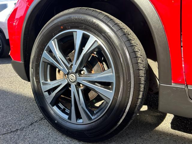 エクストレイル ２０Ｘ　後期型　純正９インチナビ　Ｂｌｕｅｔｏｏｔｈオーディオ　フルセグ　アラウンドビューモニター　エマージェンシーブレーキ　カプロンシート　パワーバックドア　ＥＴＣ　デジタルインナーミラー　禁煙（10枚目）