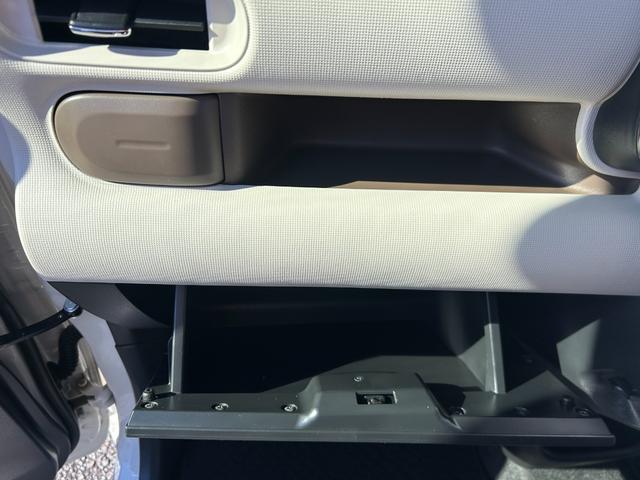 ムーヴキャンバス Ｇメイクアップリミテッド　ＳＡＩＩＩ　ツートン　ナビＴＶ　Ｂｌｕｅｔｏｏｔｈオーディオ　全方位モニター　両側パワースライド　ＥＴＣ　スマートキー　衝突被害軽減ブレーキ　シートヒーター　ＬＥＤヘッドライト　フォグランプ　禁煙（42枚目）