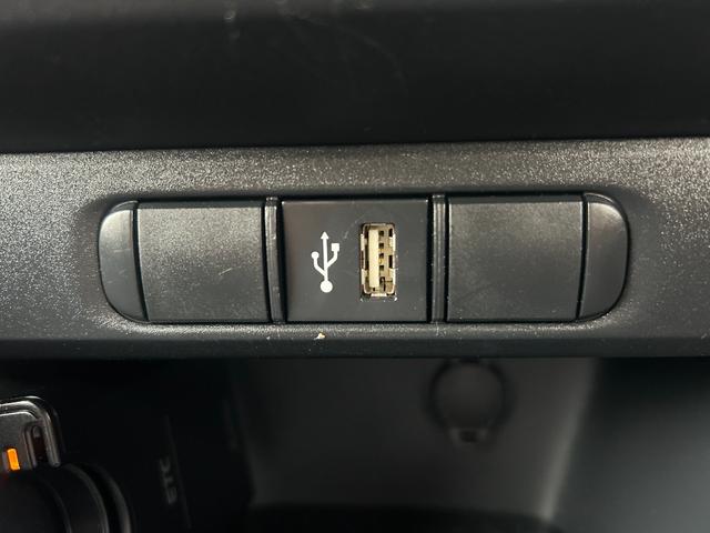 ヤリス Ｘ　純正ナビ　Ｂｌｕｅｔｏｏｔｈオーディオ　ＵＳＢ　フルセグＴＶ　ＥＴＣ　トヨタセーフティセンス　ＬＤＡ　コーナーセンサー　スマートキー　プッシュスタート　オートドアミラ　プライバシーガラス　オートライト（30枚目）