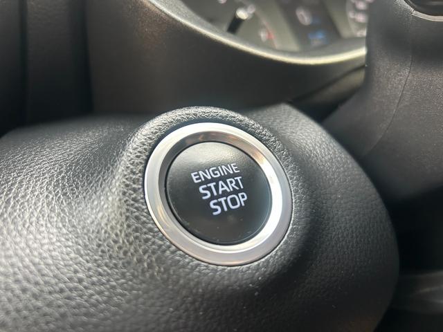 ヤリス Ｘ　純正ナビ　Ｂｌｕｅｔｏｏｔｈオーディオ　ＵＳＢ　フルセグＴＶ　ＥＴＣ　トヨタセーフティセンス　ＬＤＡ　コーナーセンサー　スマートキー　プッシュスタート　オートドアミラ　プライバシーガラス　オートライト（38枚目）