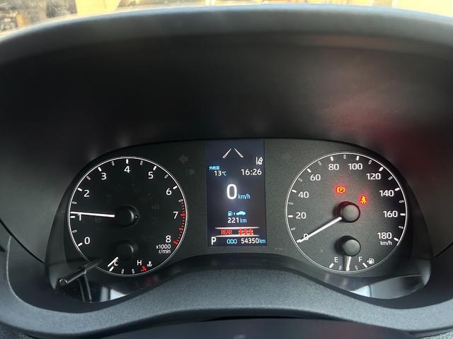 ヤリス Ｘ　純正ナビ　Ｂｌｕｅｔｏｏｔｈオーディオ　ＵＳＢ　フルセグＴＶ　ＥＴＣ　トヨタセーフティセンス　ＬＤＡ　コーナーセンサー　スマートキー　プッシュスタート　オートドアミラ　プライバシーガラス　オートライト（42枚目）