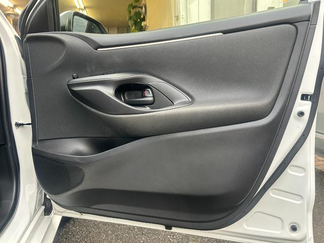 ヤリス Ｘ　純正ナビ　Ｂｌｕｅｔｏｏｔｈオーディオ　ＵＳＢ　フルセグＴＶ　ＥＴＣ　トヨタセーフティセンス　ＬＤＡ　コーナーセンサー　スマートキー　プッシュスタート　オートドアミラ　プライバシーガラス　オートライト（46枚目）