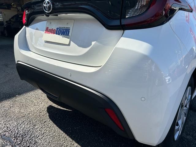 ヤリス Ｘ　純正ナビ　Ｂｌｕｅｔｏｏｔｈオーディオ　ＵＳＢ　フルセグＴＶ　ＥＴＣ　トヨタセーフティセンス　ＬＤＡ　コーナーセンサー　スマートキー　プッシュスタート　オートドアミラ　プライバシーガラス　オートライト（60枚目）