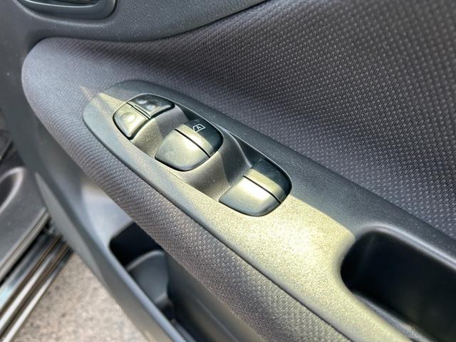 セレナ ハイウェイスター　Ｓ－ハイブリッド　１年保証付　純正ＳＤナビＴＶ　バックモニター　電動スライド　スマートキー２本　プッシュスタート　ＥＴＣ　ＨＩＤヘッドライト　フォグランプ　タイミングチェーン　オートエアコン　ハイブリッド　保証書　禁煙（38枚目）