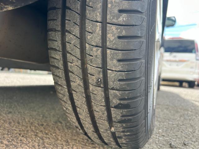 ノート メダリスト　エマージェンシーブレーキパッケージ　純正ＳＤナビ　Ｂｌｕｅｔｏｏｔｈオーディオ　フルセグＴＶ　アラウンドビューモニター　ＥＴＣ　スマートキー２本　エマージェンシーブレーキ　車線逸脱　ハーフレザーシート　オーロラモーヴ　オートマ車　禁煙車（10枚目）