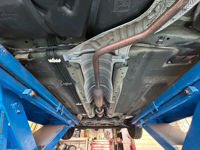 ノート メダリスト　エマージェンシーブレーキパッケージ　純正ＳＤナビ　Ｂｌｕｅｔｏｏｔｈオーディオ　フルセグＴＶ　アラウンドビューモニター　ＥＴＣ　スマートキー２本　エマージェンシーブレーキ　車線逸脱　ハーフレザーシート　オーロラモーヴ　オートマ車　禁煙車（19枚目）