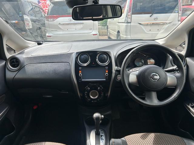 ノート メダリスト　エマージェンシーブレーキパッケージ　純正ＳＤナビ　Ｂｌｕｅｔｏｏｔｈオーディオ　フルセグＴＶ　アラウンドビューモニター　ＥＴＣ　スマートキー２本　エマージェンシーブレーキ　車線逸脱　ハーフレザーシート　オーロラモーヴ　オートマ車　禁煙車（26枚目）