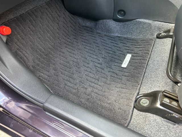 ノート メダリスト　エマージェンシーブレーキパッケージ　純正ＳＤナビ　Ｂｌｕｅｔｏｏｔｈオーディオ　フルセグＴＶ　アラウンドビューモニター　ＥＴＣ　スマートキー２本　エマージェンシーブレーキ　車線逸脱　ハーフレザーシート　オーロラモーヴ　オートマ車　禁煙車（39枚目）