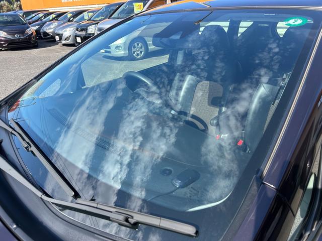 ノート メダリスト　エマージェンシーブレーキパッケージ　純正ＳＤナビ　Ｂｌｕｅｔｏｏｔｈオーディオ　フルセグＴＶ　アラウンドビューモニター　ＥＴＣ　スマートキー２本　エマージェンシーブレーキ　車線逸脱　ハーフレザーシート　オーロラモーヴ　オートマ車　禁煙車（47枚目）