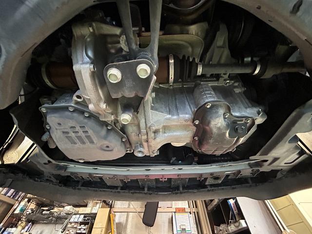 ノート メダリスト　エマージェンシーブレーキパッケージ　純正ＳＤナビ　Ｂｌｕｅｔｏｏｔｈオーディオ　フルセグＴＶ　アラウンドビューモニター　ＥＴＣ　スマートキー２本　エマージェンシーブレーキ　車線逸脱　ハーフレザーシート　オーロラモーヴ　オートマ車　禁煙車（56枚目）