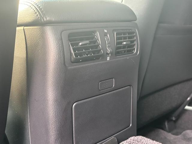 フーガ ３７０ＧＴ　タイプＳ　【禁煙車】　１２か月走行無制限保証付き　黒レザーシート　パワーシート　シートヒーター　ステアリングスイッチ　プッシュスタート　ＥＴＣ　ナビＴＶ　純正ＡＷ　ウインカーミラー　　ウッドパネル　スマートキー（36枚目）