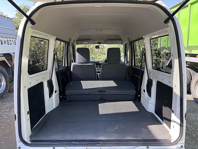 アクティバン SDX 4WD 12か月走行無制限保証付き 事業用登録可能車両 FMAMラジオ ボディ同色バンパー カーエアコン 純正アルミ ハイルーフ スペアタイヤ カップホルダー 光軸調節 手巻きウインドウ サンバイザー(27枚目)