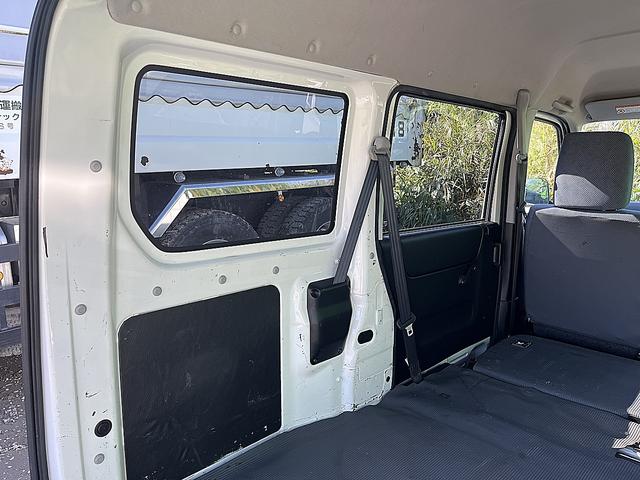 アクティバン SDX 4WD 12か月走行無制限保証付き 事業用登録可能車両 FMAMラジオ ボディ同色バンパー カーエアコン 純正アルミ ハイルーフ スペアタイヤ カップホルダー 光軸調節 手巻きウインドウ サンバイザー(30枚目)