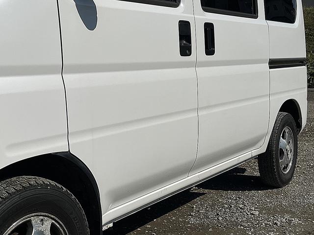 アクティバン SDX 4WD 12か月走行無制限保証付き 事業用登録可能車両 FMAMラジオ ボディ同色バンパー カーエアコン 純正アルミ ハイルーフ スペアタイヤ カップホルダー 光軸調節 手巻きウインドウ サンバイザー(53枚目)