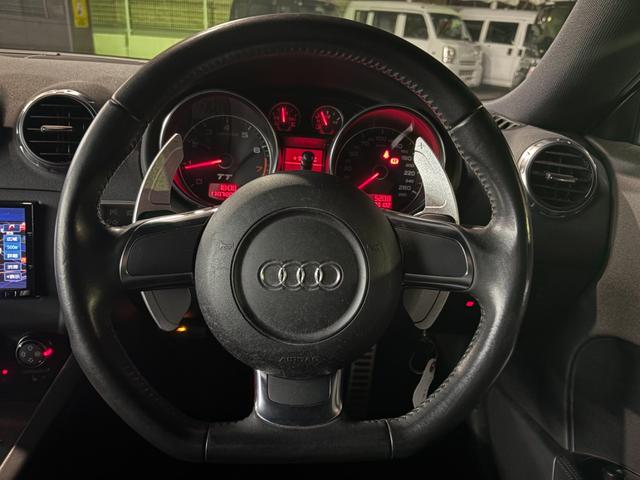 ＴＴクーペ ２．０ＴＦＳＩ　【禁煙車】【ユーザー買取車】キーレスエントリー　オートライト　フロントフォグランプ　パドルシフト　Ｂｌｕｅｔｏｏｔｈ／フルセグ／ＣＤ／ＤＶＤ再生　パワーステアリング　パワーシート　オートエアコン（6枚目）