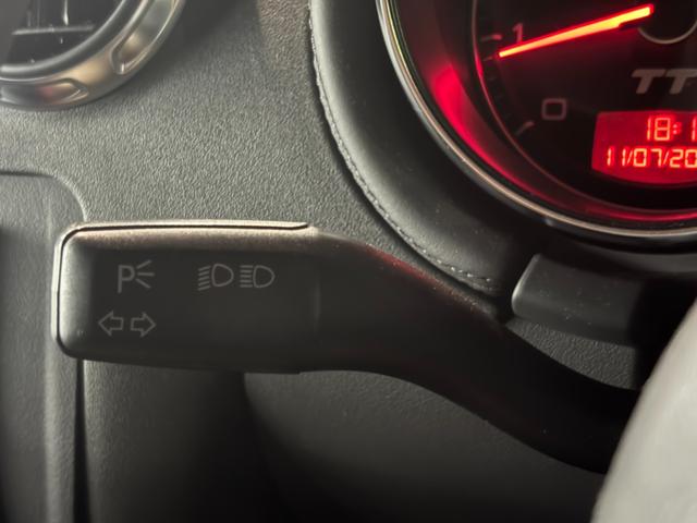 ＴＴクーペ ２．０ＴＦＳＩ　【禁煙車】【ユーザー買取車】キーレスエントリー　オートライト　フロントフォグランプ　パドルシフト　Ｂｌｕｅｔｏｏｔｈ／フルセグ／ＣＤ／ＤＶＤ再生　パワーステアリング　パワーシート　オートエアコン（7枚目）