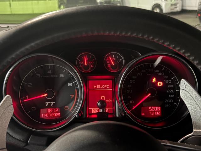 ＴＴクーペ ２．０ＴＦＳＩ　【禁煙車】【ユーザー買取車】キーレスエントリー　オートライト　フロントフォグランプ　パドルシフト　Ｂｌｕｅｔｏｏｔｈ／フルセグ／ＣＤ／ＤＶＤ再生　パワーステアリング　パワーシート　オートエアコン（10枚目）
