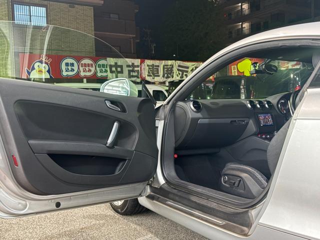 ＴＴクーペ ２．０ＴＦＳＩ　【禁煙車】【ユーザー買取車】キーレスエントリー　オートライト　フロントフォグランプ　パドルシフト　Ｂｌｕｅｔｏｏｔｈ／フルセグ／ＣＤ／ＤＶＤ再生　パワーステアリング　パワーシート　オートエアコン（30枚目）