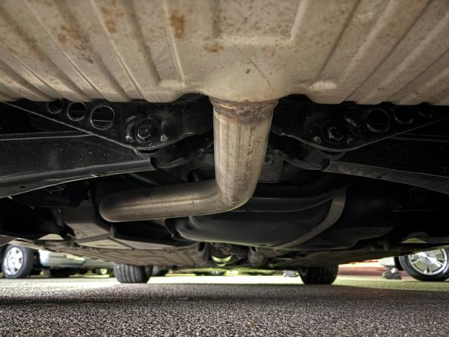 ＴＴクーペ ２．０ＴＦＳＩ　【禁煙車】【ユーザー買取車】キーレスエントリー　オートライト　フロントフォグランプ　パドルシフト　Ｂｌｕｅｔｏｏｔｈ／フルセグ／ＣＤ／ＤＶＤ再生　パワーステアリング　パワーシート　オートエアコン（72枚目）