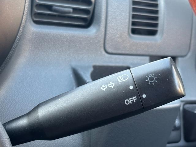 ハイゼットカーゴ クルーズターボ　ハイルーフ　４ＷＤ　【事業用登録・黒ナンバーＯＫ】　１年走行距離無制限保証付き　オートライト　間欠ワイパー　ＭＯＭＯステアリング　電動格納ミラー　全席パワーウインドウ　ラジオ／ＣＤプレイヤー　エアコン（10枚目）