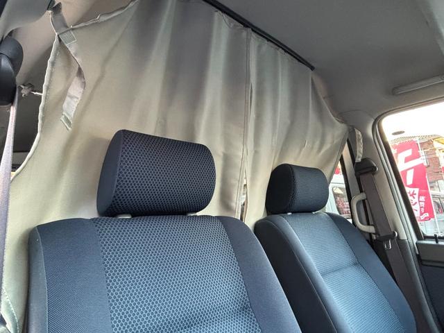ハイゼットカーゴ クルーズターボ　ハイルーフ　４ＷＤ　【事業用登録・黒ナンバーＯＫ】　１年走行距離無制限保証付き　オートライト　間欠ワイパー　ＭＯＭＯステアリング　電動格納ミラー　全席パワーウインドウ　ラジオ／ＣＤプレイヤー　エアコン（27枚目）