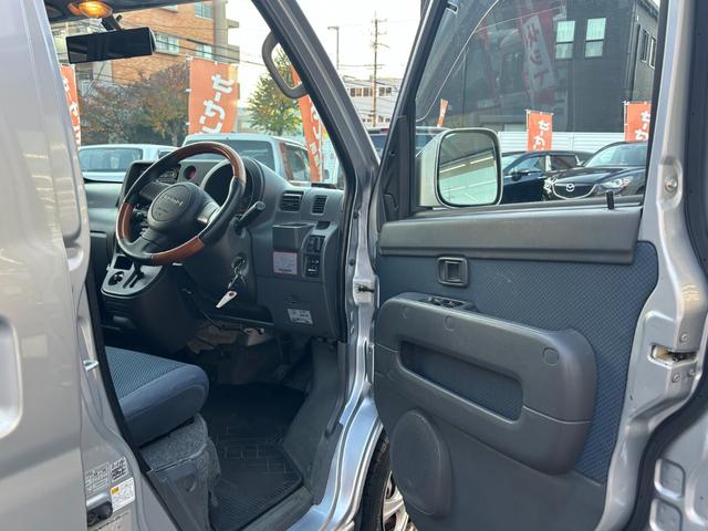 ハイゼットカーゴ クルーズターボ　ハイルーフ　４ＷＤ　【事業用登録・黒ナンバーＯＫ】　１年走行距離無制限保証付き　オートライト　間欠ワイパー　ＭＯＭＯステアリング　電動格納ミラー　全席パワーウインドウ　ラジオ／ＣＤプレイヤー　エアコン（32枚目）