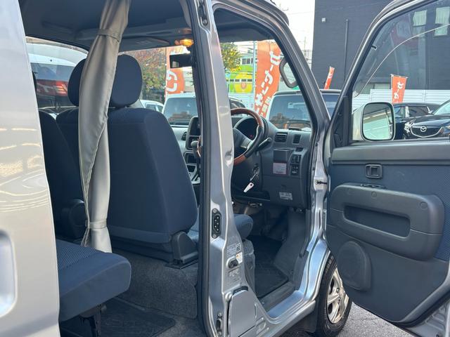 ハイゼットカーゴ クルーズターボ　ハイルーフ　４ＷＤ　【事業用登録・黒ナンバーＯＫ】　１年走行距離無制限保証付き　オートライト　間欠ワイパー　ＭＯＭＯステアリング　電動格納ミラー　全席パワーウインドウ　ラジオ／ＣＤプレイヤー　エアコン（33枚目）