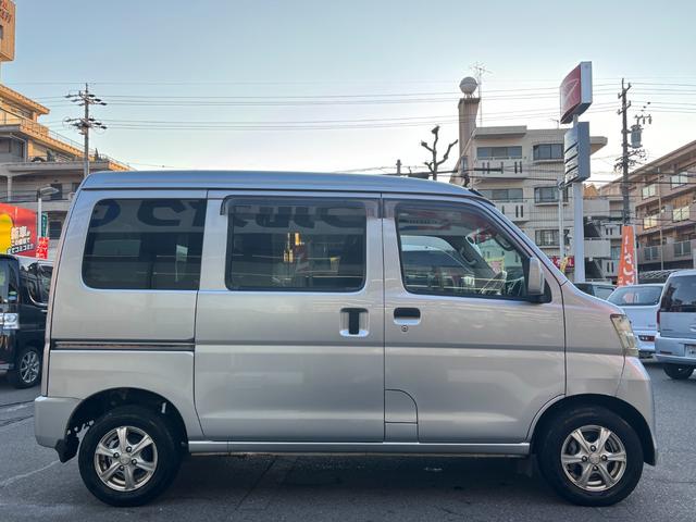 ハイゼットカーゴ クルーズターボ　ハイルーフ　４ＷＤ　【事業用登録・黒ナンバーＯＫ】　１年走行距離無制限保証付き　オートライト　間欠ワイパー　ＭＯＭＯステアリング　電動格納ミラー　全席パワーウインドウ　ラジオ／ＣＤプレイヤー　エアコン（45枚目）