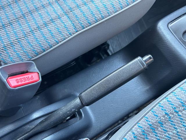 アクティバン ＳＤＸ　ハイルーフ　【事業用登録ＯＫ】　１２ヶ月走行距離無制限保証付き　エアコン　パワーステアリング　ワンセグ／ラジオ／ＣＤ視聴　ヘッドライトレベライザー　２０２３年製造ダンロップタイヤ　サイドバイザー（24枚目）