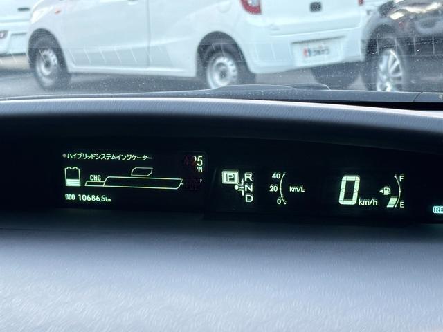 プリウス Ｓ　【禁煙車】【ユーザー買取車】　１２ヶ月走行距離無制限保証付き　前後ドライブレコーダー　ＥＴＣ　ナビ／ＴＶ／Ｂｌｕｅｔｏｏｔｈ接続　オートエアコン　ステアリングスイッチ　フロントフォグランプ（7枚目）
