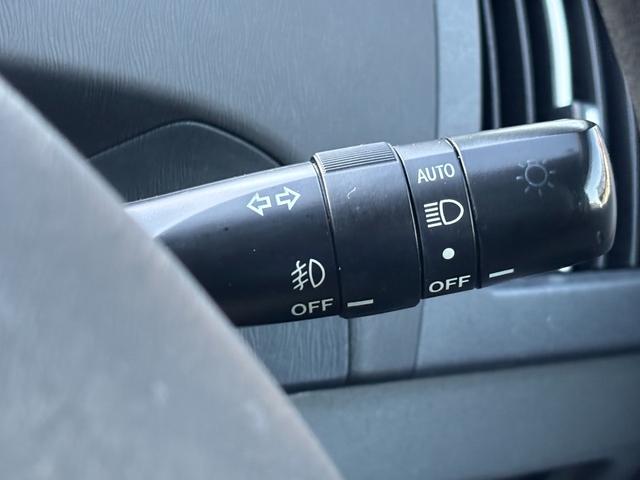 プリウス Ｓ　【禁煙車】【ユーザー買取車】　１２ヶ月走行距離無制限保証付き　前後ドライブレコーダー　ＥＴＣ　ナビ／ＴＶ／Ｂｌｕｅｔｏｏｔｈ接続　オートエアコン　ステアリングスイッチ　フロントフォグランプ（11枚目）