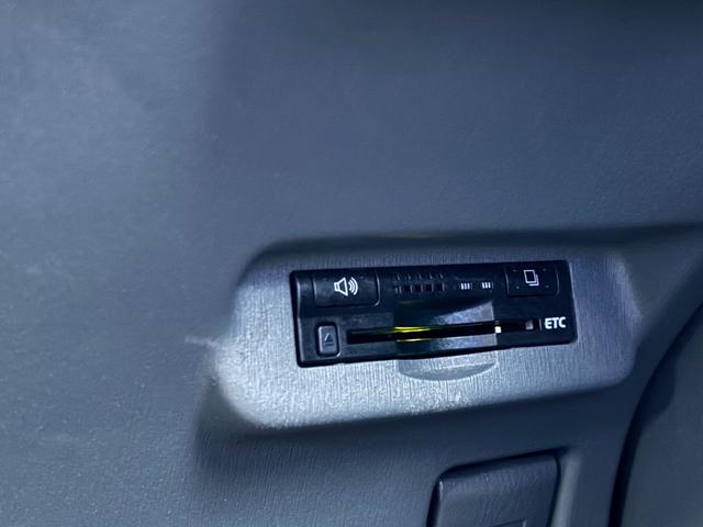 プリウス Ｓ　【禁煙車】【ユーザー買取車】　１２ヶ月走行距離無制限保証付き　前後ドライブレコーダー　ＥＴＣ　ナビ／ＴＶ／Ｂｌｕｅｔｏｏｔｈ接続　オートエアコン　ステアリングスイッチ　フロントフォグランプ（14枚目）