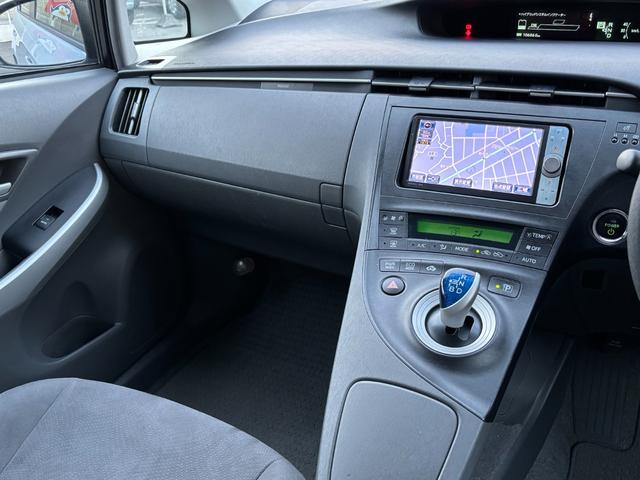 プリウス Ｓ　【禁煙車】【ユーザー買取車】　１２ヶ月走行距離無制限保証付き　前後ドライブレコーダー　ＥＴＣ　ナビ／ＴＶ／Ｂｌｕｅｔｏｏｔｈ接続　オートエアコン　ステアリングスイッチ　フロントフォグランプ（15枚目）