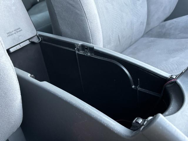 プリウス Ｓ　【禁煙車】【ユーザー買取車】　１２ヶ月走行距離無制限保証付き　前後ドライブレコーダー　ＥＴＣ　ナビ／ＴＶ／Ｂｌｕｅｔｏｏｔｈ接続　オートエアコン　ステアリングスイッチ　フロントフォグランプ（22枚目）