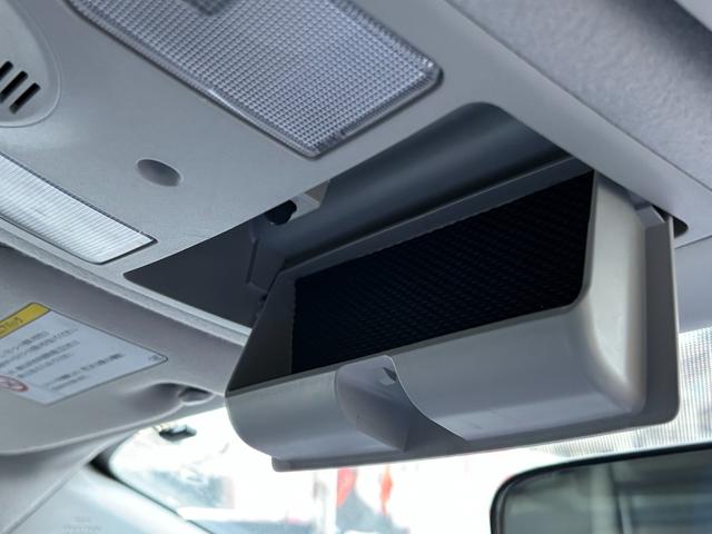 プリウス Ｓ　【禁煙車】【ユーザー買取車】　１２ヶ月走行距離無制限保証付き　前後ドライブレコーダー　ＥＴＣ　ナビ／ＴＶ／Ｂｌｕｅｔｏｏｔｈ接続　オートエアコン　ステアリングスイッチ　フロントフォグランプ（24枚目）