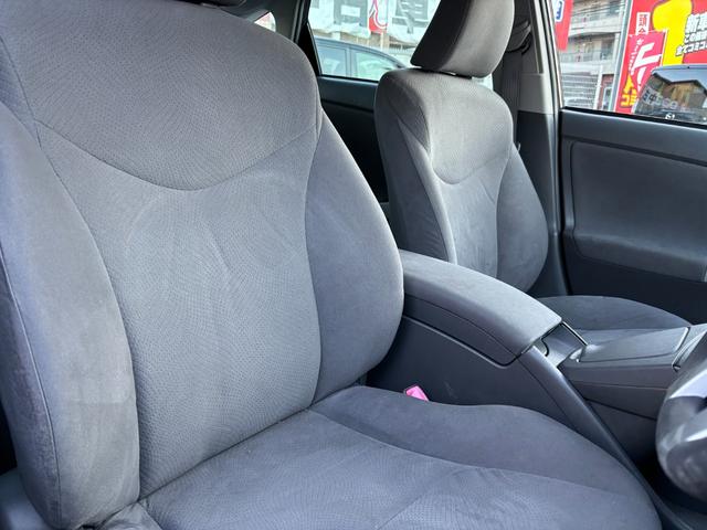プリウス Ｓ　【禁煙車】【ユーザー買取車】　１２ヶ月走行距離無制限保証付き　前後ドライブレコーダー　ＥＴＣ　ナビ／ＴＶ／Ｂｌｕｅｔｏｏｔｈ接続　オートエアコン　ステアリングスイッチ　フロントフォグランプ（26枚目）