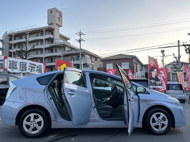 プリウス Ｓ　【禁煙車】【ユーザー買取車】　１２ヶ月走行距離無制限保証付き　前後ドライブレコーダー　ＥＴＣ　ナビ／ＴＶ／Ｂｌｕｅｔｏｏｔｈ接続　オートエアコン　ステアリングスイッチ　フロントフォグランプ（44枚目）