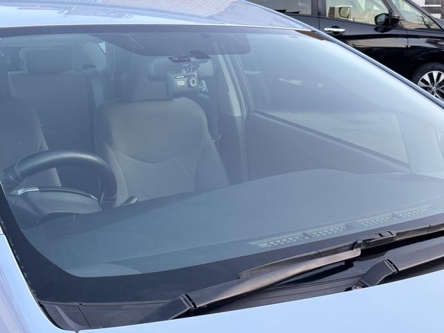 プリウス Ｓ　【禁煙車】【ユーザー買取車】　１２ヶ月走行距離無制限保証付き　前後ドライブレコーダー　ＥＴＣ　ナビ／ＴＶ／Ｂｌｕｅｔｏｏｔｈ接続　オートエアコン　ステアリングスイッチ　フロントフォグランプ（52枚目）