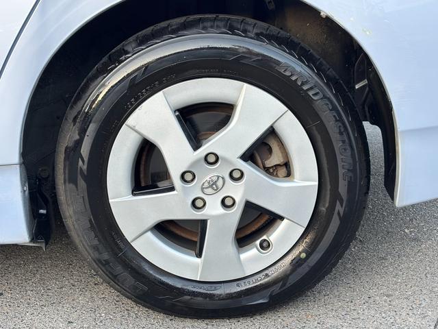 プリウス Ｓ　【禁煙車】【ユーザー買取車】　１２ヶ月走行距離無制限保証付き　前後ドライブレコーダー　ＥＴＣ　ナビ／ＴＶ／Ｂｌｕｅｔｏｏｔｈ接続　オートエアコン　ステアリングスイッチ　フロントフォグランプ（67枚目）