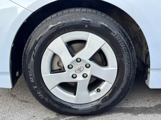 プリウス Ｓ　【禁煙車】【ユーザー買取車】　１２ヶ月走行距離無制限保証付き　前後ドライブレコーダー　ＥＴＣ　ナビ／ＴＶ／Ｂｌｕｅｔｏｏｔｈ接続　オートエアコン　ステアリングスイッチ　フロントフォグランプ（68枚目）
