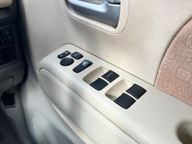 モコ Ｅ　【禁煙車】　純正ＨＤＤナビ／音楽録音機能／ＣＤ／ラジオ　ＡＢＳ　盗難防止機能　オートエアコン　ベンチシート　ブリヂストン製ＮＥＸＴＲＹ装着　ヘッドライトレベライザー　助手席シートアンダーボックス（14枚目）