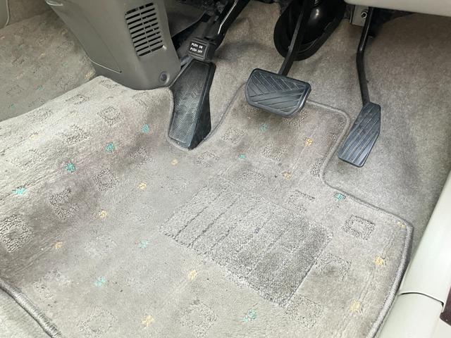 モコ Ｅ　【禁煙車】　純正ＨＤＤナビ／音楽録音機能／ＣＤ／ラジオ　ＡＢＳ　盗難防止機能　オートエアコン　ベンチシート　ブリヂストン製ＮＥＸＴＲＹ装着　ヘッドライトレベライザー　助手席シートアンダーボックス（15枚目）